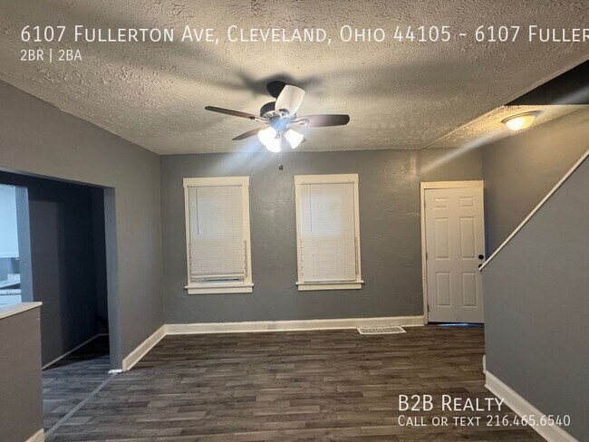 Foto del edificio - 6107 Fullerton Ave
