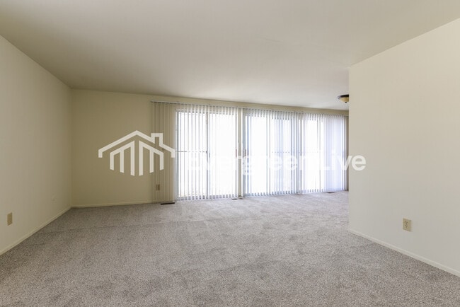 Foto del edificio - 5839 Troy Villa Blvd