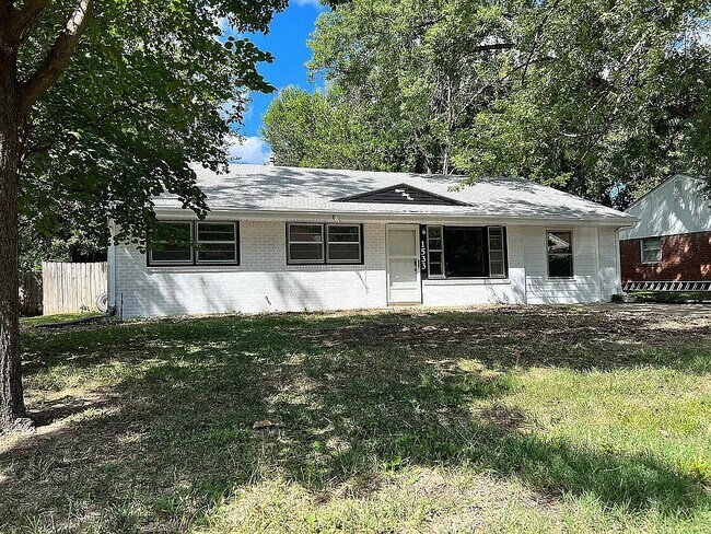 Foto del edificio - 1533 Hartford Rd