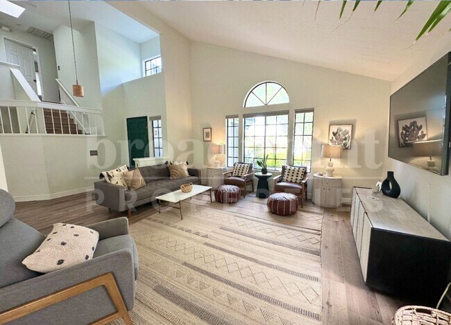 Building Photo - 1174 La Tortuga Dr