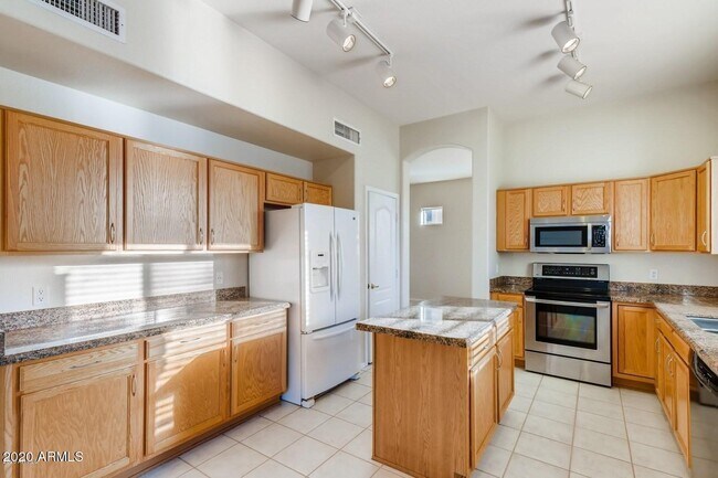 Foto del edificio - 17640 N 17th St