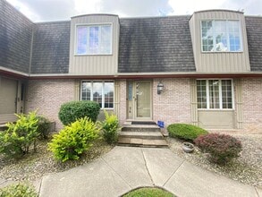 Building Photo - 36 Lilac Ct