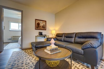 Building Photo - 407 S 94th Pl