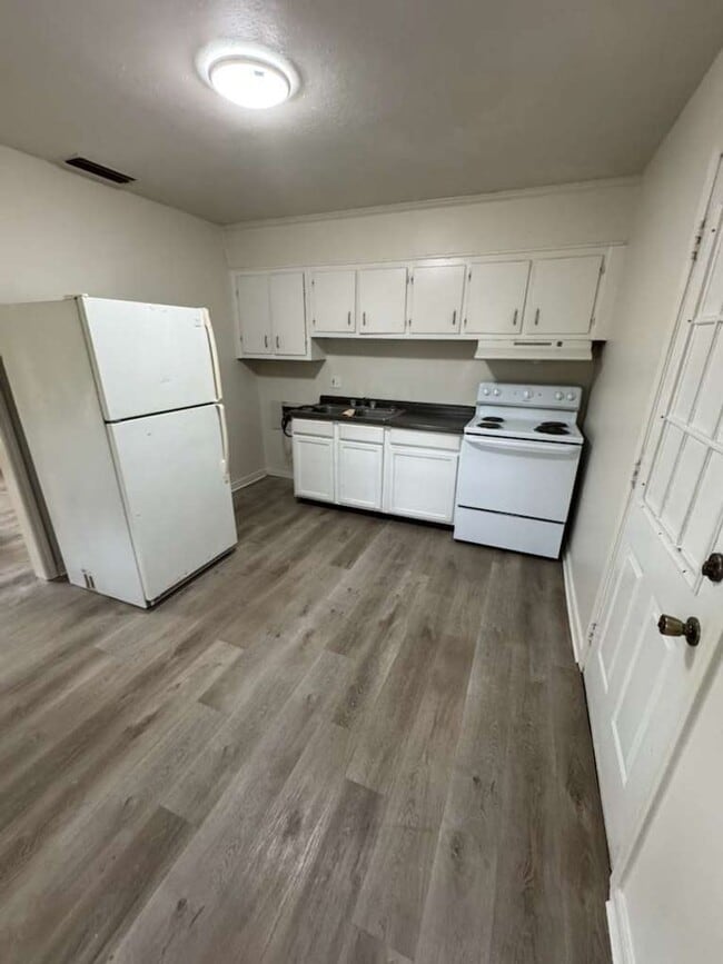 Building Photo - 6457 Stuardi Ct