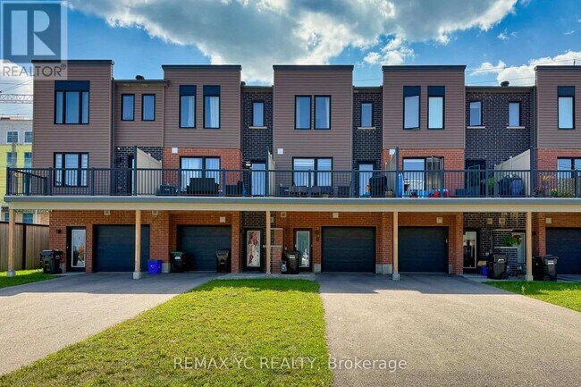 Photo du bâtiment - 5 Fairlane Ave