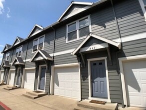 Building Photo - 18431 SW Anna Mae Ln