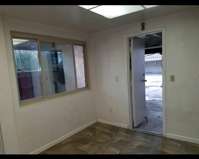 Kitchen - 8633 Balboa Blvd
