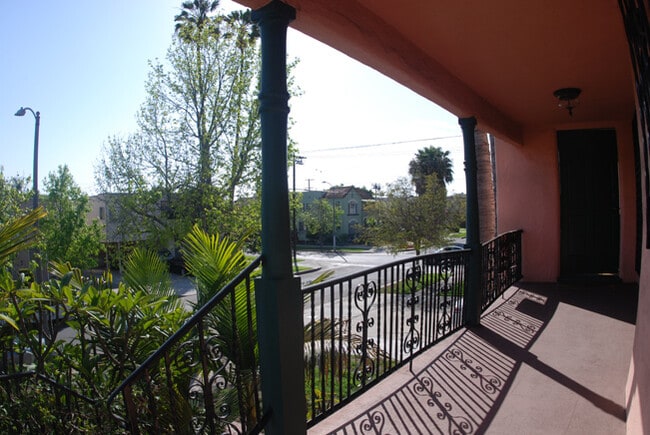 Building Photo - 6089 Cashio St