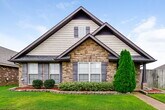 Primary Photo - 2901 N Hartland Dr