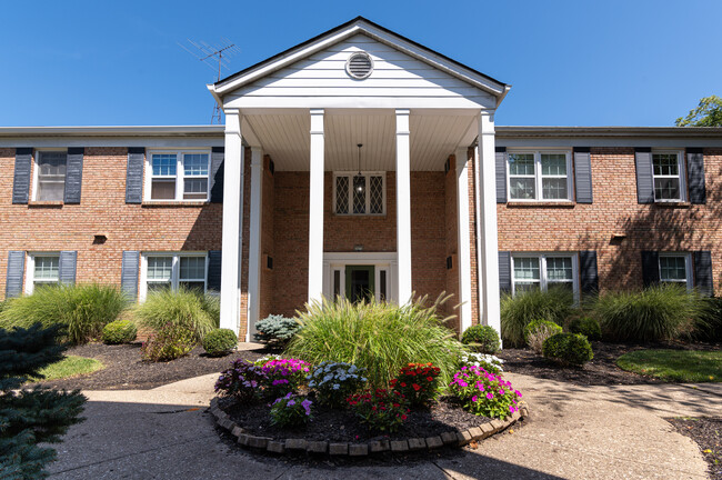 Foto del edificio - Montclair in the Woods