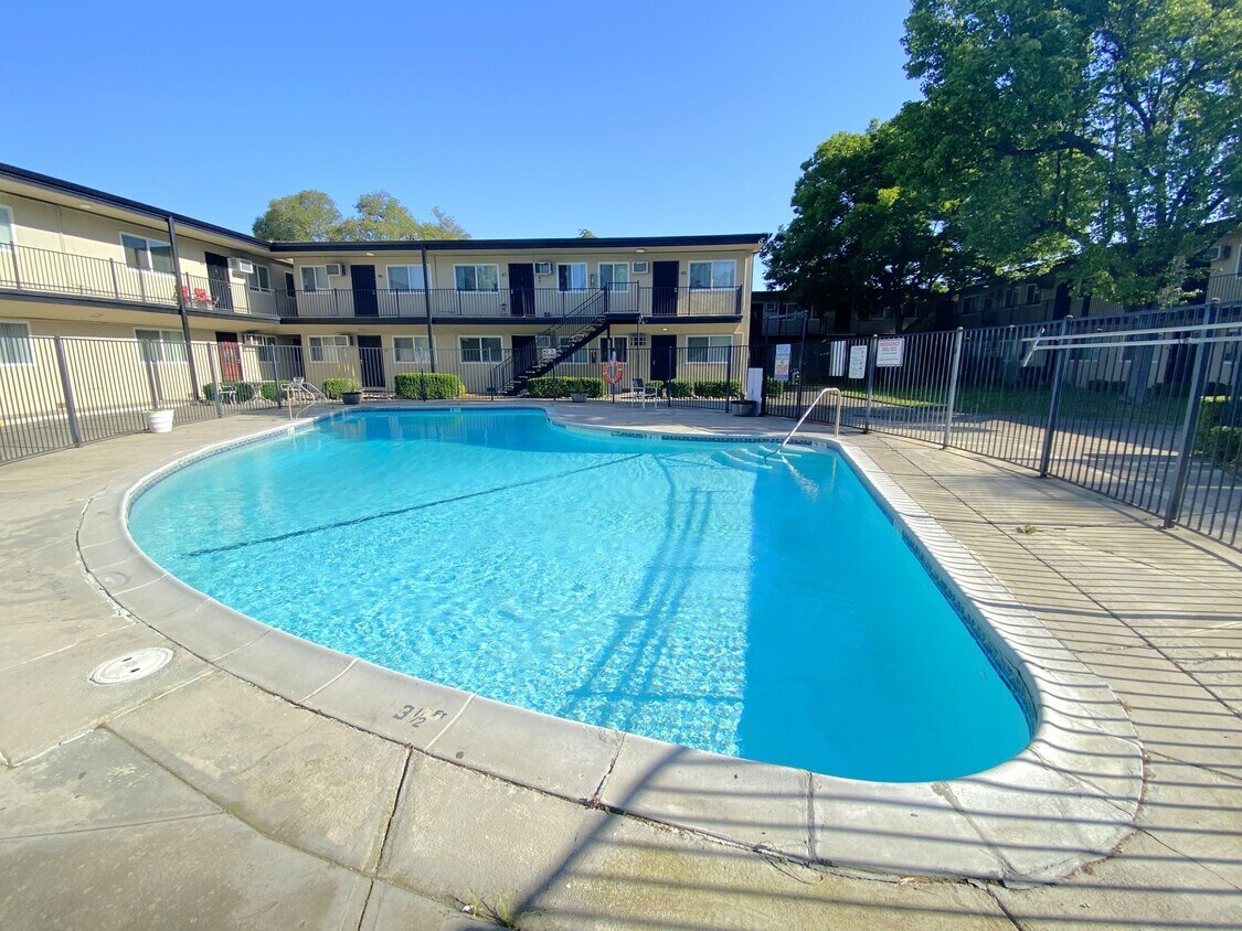 Foto principal - 2512 Edison Avenue - Oak Plaza