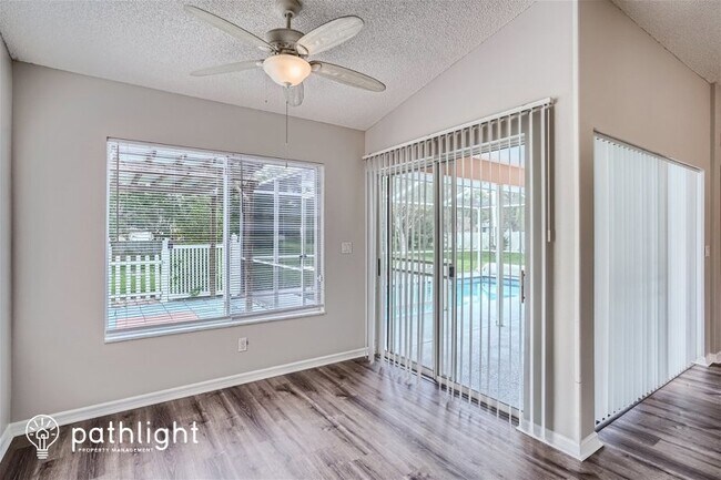 Foto del edificio - 10495 Bradford St