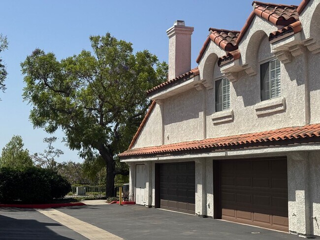 Foto del edificio - Palm Colony End Unit | Resort Living Included!