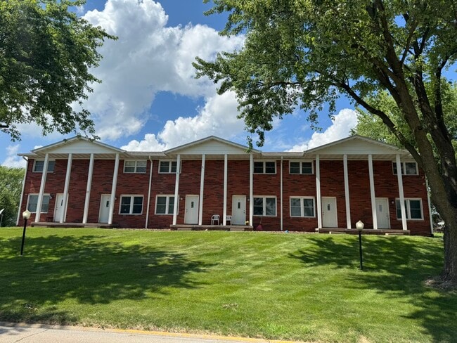 Building Photo - 18 Parkview Dr