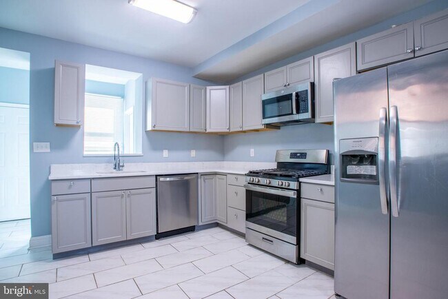 Foto del edificio - 4013 Edmondson Ave