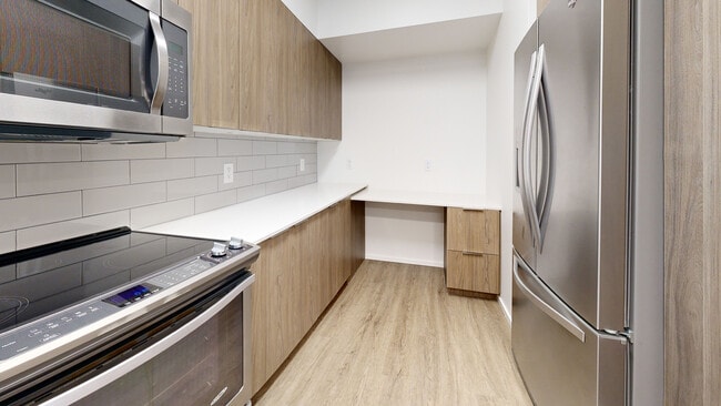 Interior Photo - Island Square