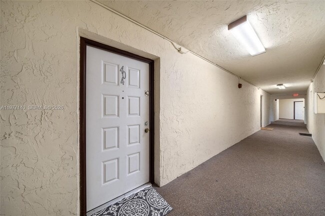 Building Photo - 8005 Lake Dr