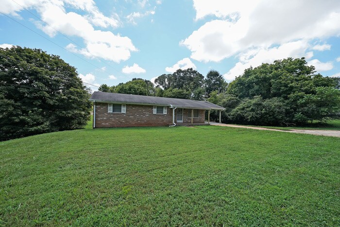 3/1 ranch home on 4 acres - 3/1 ranch home on 4 acres