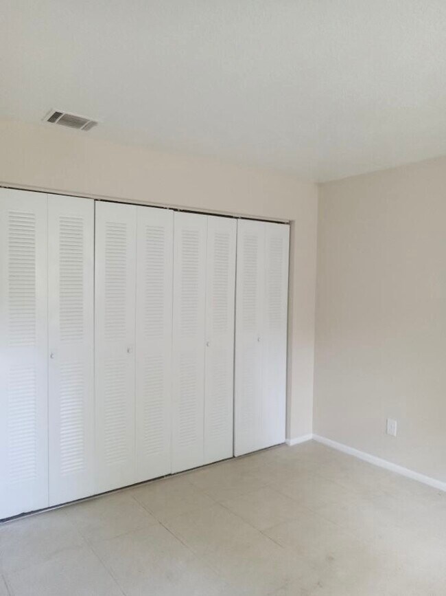 Foto del edificio - 5230 SE 31st St