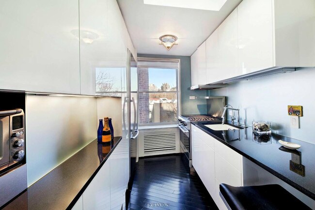 Foto del edificio - 12 Perry St