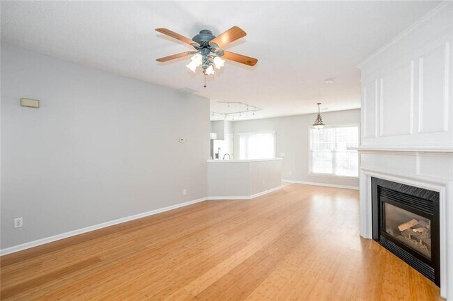 Foto del edificio - 380 Wittenridge Ct