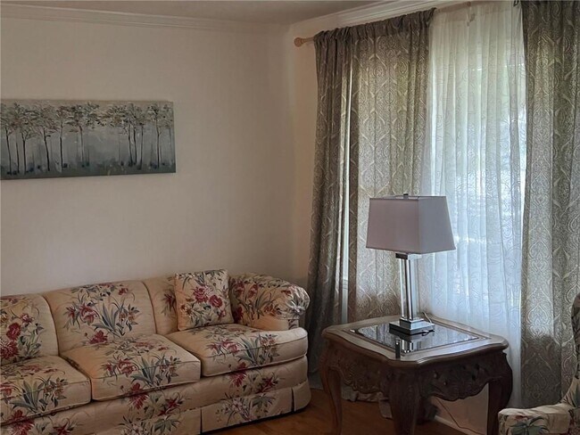 Foto del edificio - 3831 Lavilla Dr