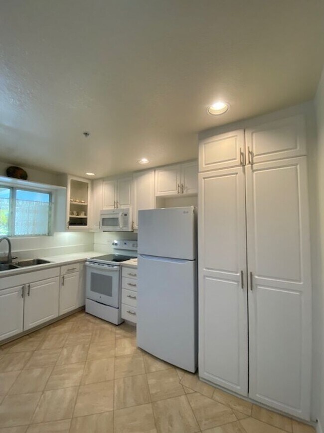 Foto del edificio - 1 Bedroom Furnished Beauty in Resort commu...