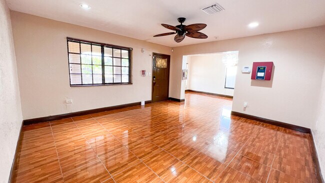 Foto del edificio - 12255 NW Miami Ct