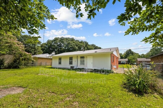 Building Photo - 3613 Erwin Dr