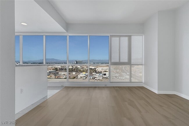 Foto del edificio - 4525 Dean Martin Dr