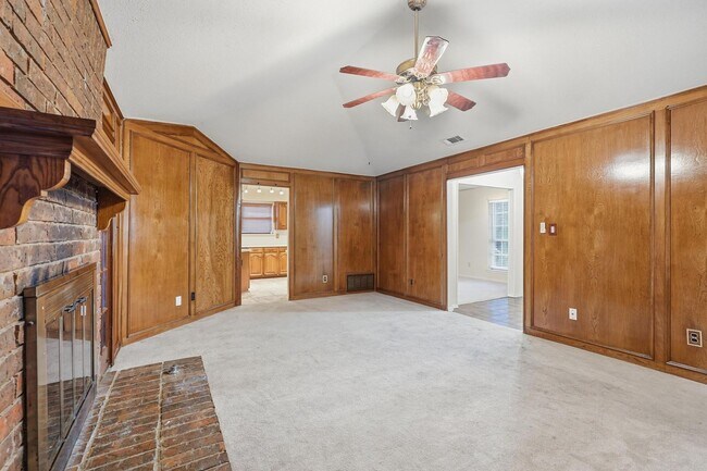 Foto del edificio - Charming 4 Bedroom 2.5 Bath Home In RISD!