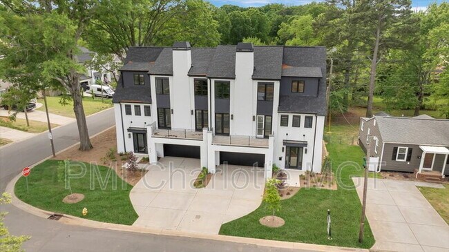 Foto del edificio - 428 Dover Ave