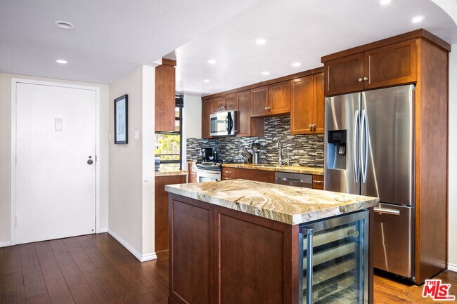 Foto del edificio - 4316 Marina City Dr