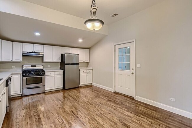 Foto del edificio - 306 E. Illinois Street, Lemont, IL, 60439