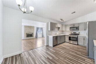 Building Photo - 3636 Tempe St