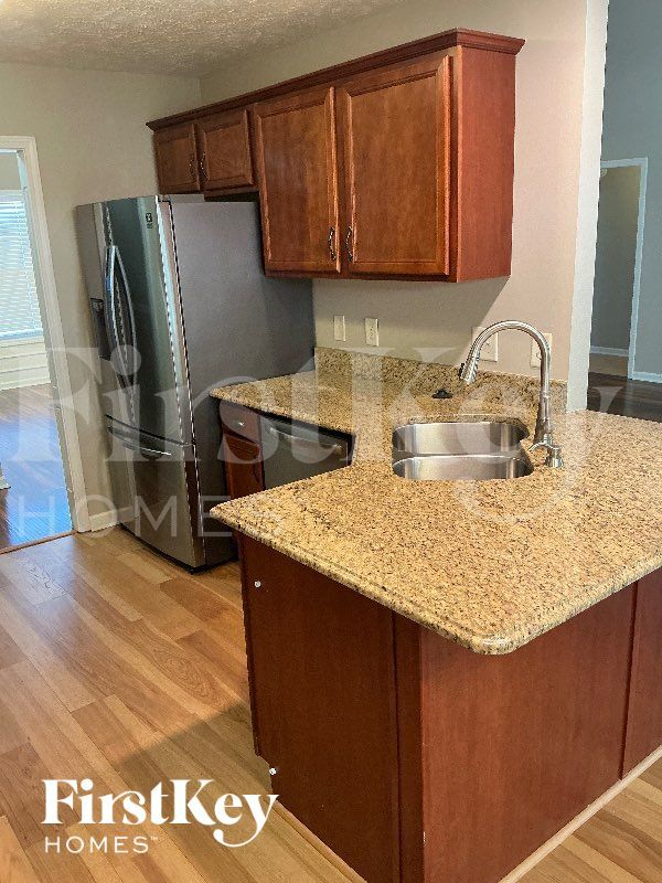 Foto del edificio - 3136 Hawthorn Dr