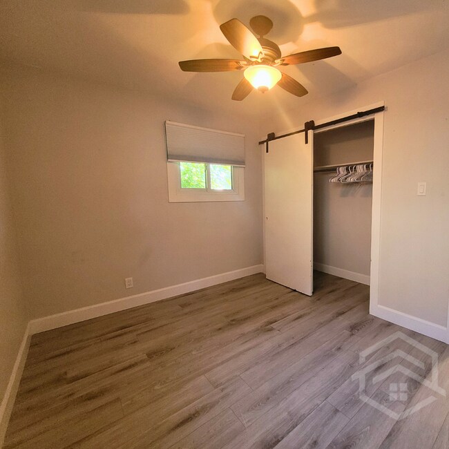 Photo du bâtiment - 3-Bedroom House in Tillsonburg!!