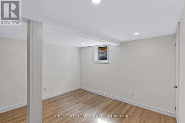 Building Photo - 477 Montrave Ave