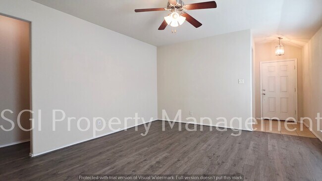 Foto del edificio - 4031 Merriman Dr