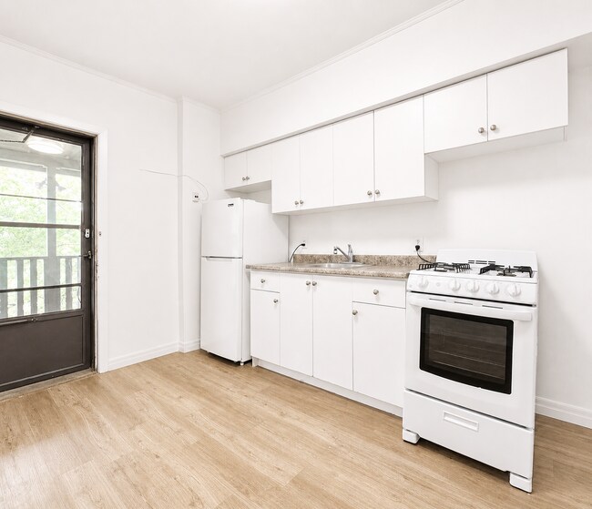 Photo du bâtiment - 983 Barton St E