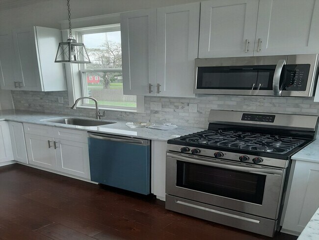 Foto del edificio - 3000 Saint Roch Ave