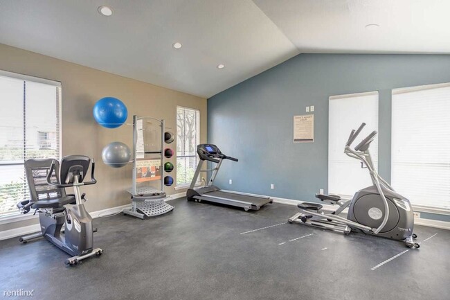 Building Photo - 3 br, 2 bath Condo - 2701 W Bay Area Blvd ...