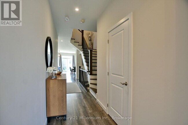Building Photo - 349 Yellow Birch Cres