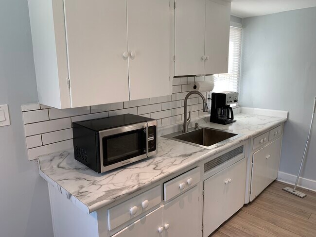 Foto del edificio - 1222 Beaconsfield Ave