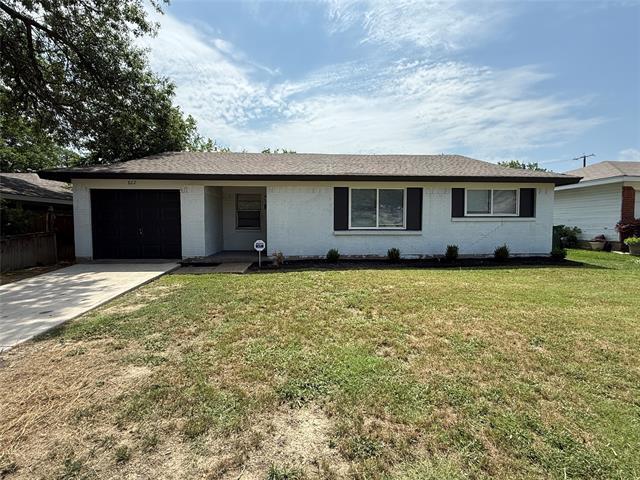 Primary Photo - 822 Curtis Dr