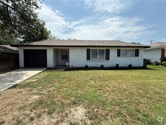 Building Photo - 822 Curtis Dr