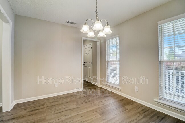 Foto del edificio - 645 New Stock Dr