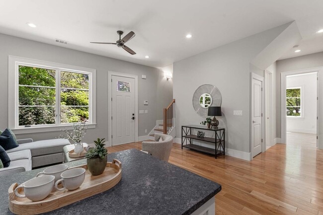 Foto del edificio - 98 Johnson Ferry Rd NW