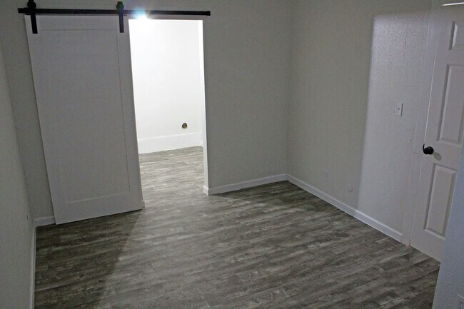 Foto del edificio - 527 Herbert St