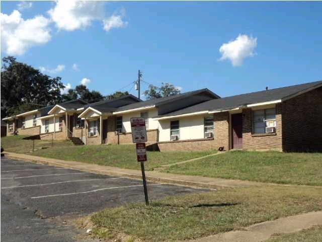 Primary Photo - Magnolia Apartments